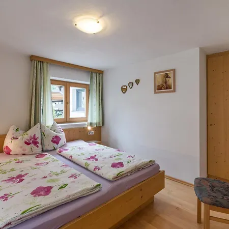 ホームステイ Haus Tiefenbacher ブリクセン イン ターレ