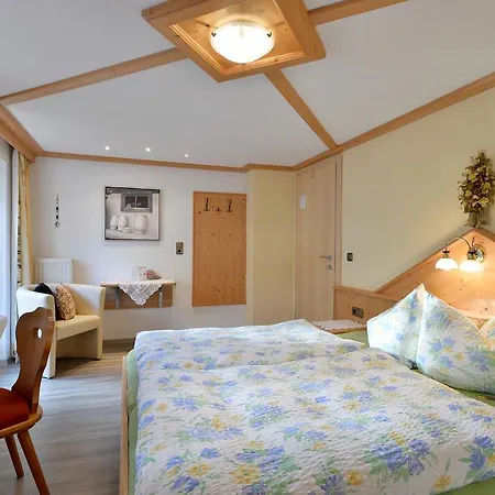 Haus Tiefenbacher Privatunterkunft Brixen im Thale