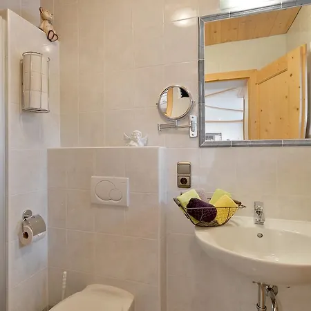 Haus Tiefenbacher Privatunterkunft Brixen im Thale