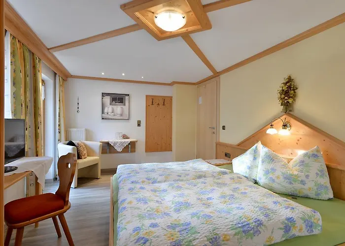 Haus Tiefenbacher ホームステイ ブリクセン イン ターレ