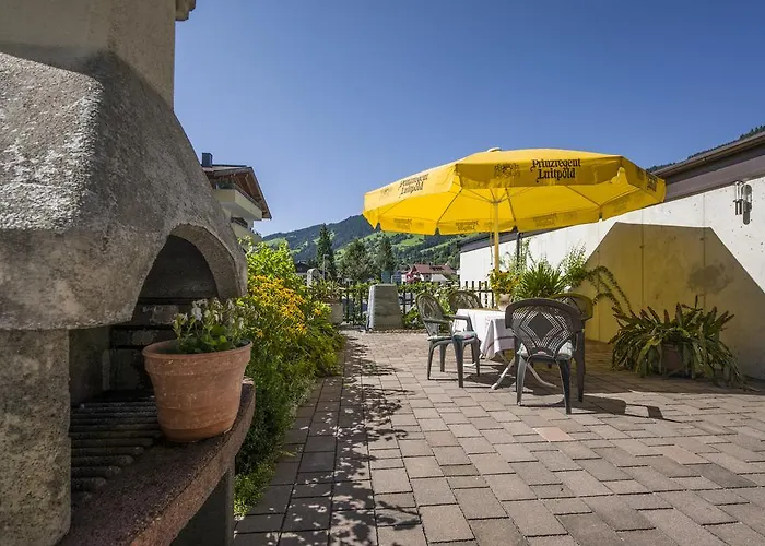 Haus Tiefenbacher ホームステイ *