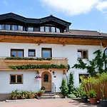 Haus Tiefenbacher Бриксен-им-Тале